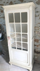 french antique petite armorie / dispay
